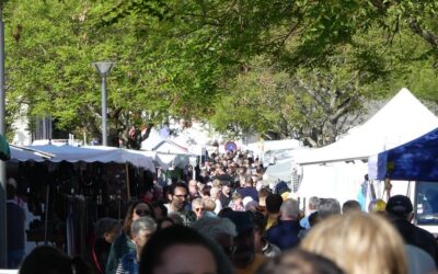 Le marché dominical bat son plein ! De nouveaux produits, un public au rendez-vous et toujours plus nombreux…